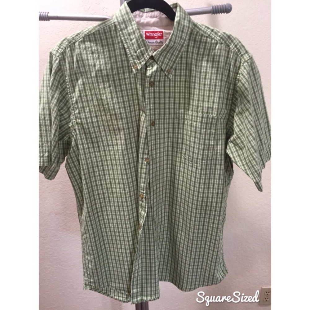 Men’s wrangler polo size medium